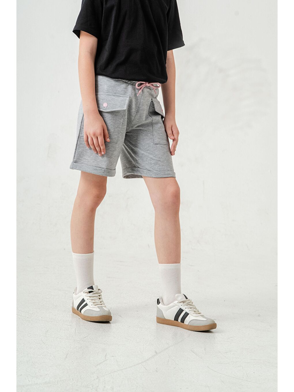 Gri Kargo Cepli Cep Kapağı Nakışlı Kız Çocuk Şort-7