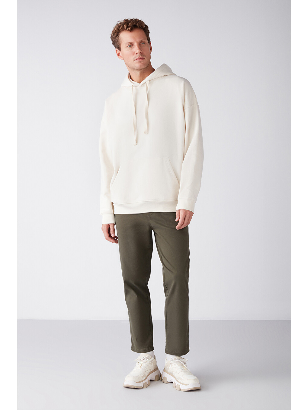 Steve Erkek Yumusaçık Kumaşlı Kordonlu Oversize Kapüşonlu Kanguru Cepli Ekru Sweatshirt-2