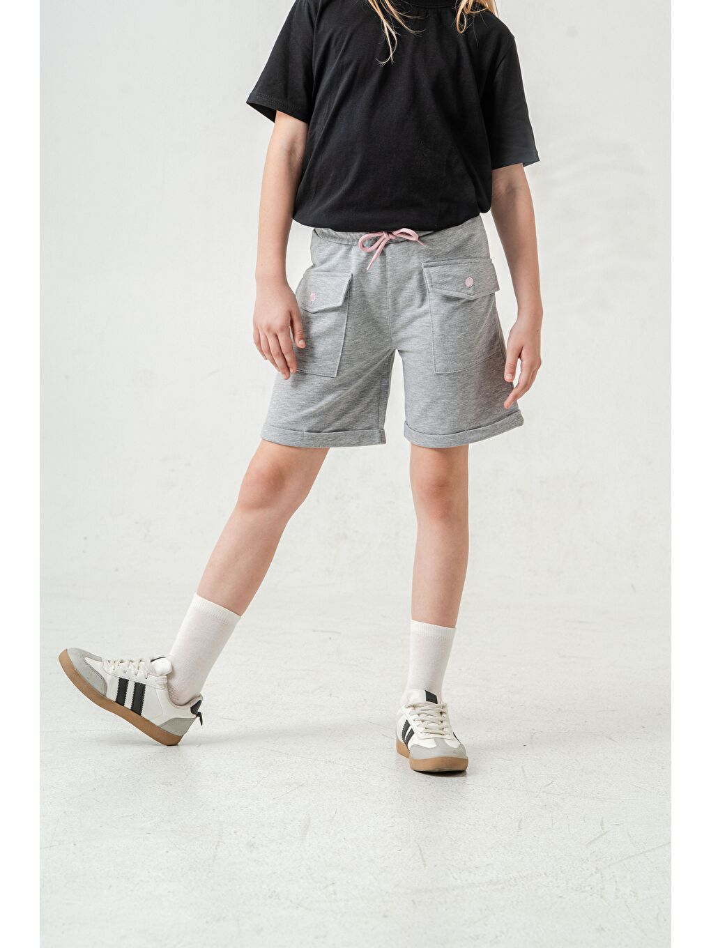 Gri Kargo Cepli Cep Kapağı Nakışlı Kız Çocuk Şort-9