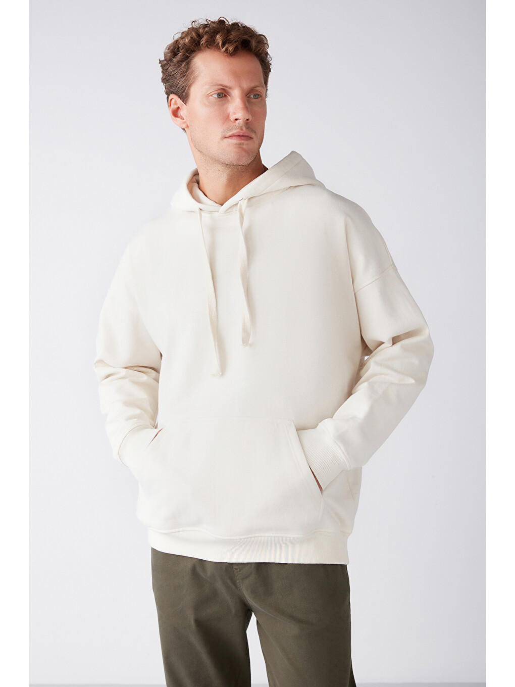 Steve Erkek Yumusaçık Kumaşlı Kordonlu Oversize Kapüşonlu Kanguru Cepli Ekru Sweatshirt-3