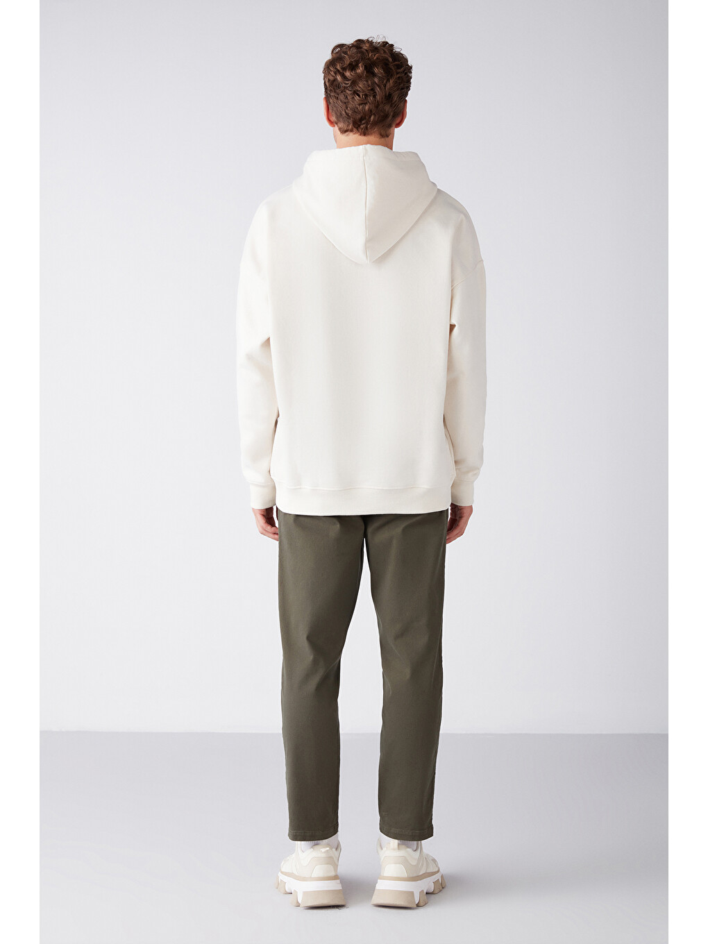 Steve Erkek Yumusaçık Kumaşlı Kordonlu Oversize Kapüşonlu Kanguru Cepli Ekru Sweatshirt-4