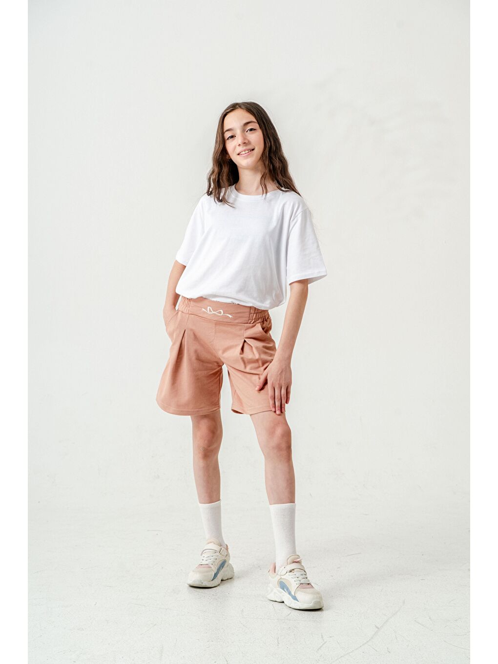 Bej Kemer Ortası Nakışlı Kız Çocuk Şort-2