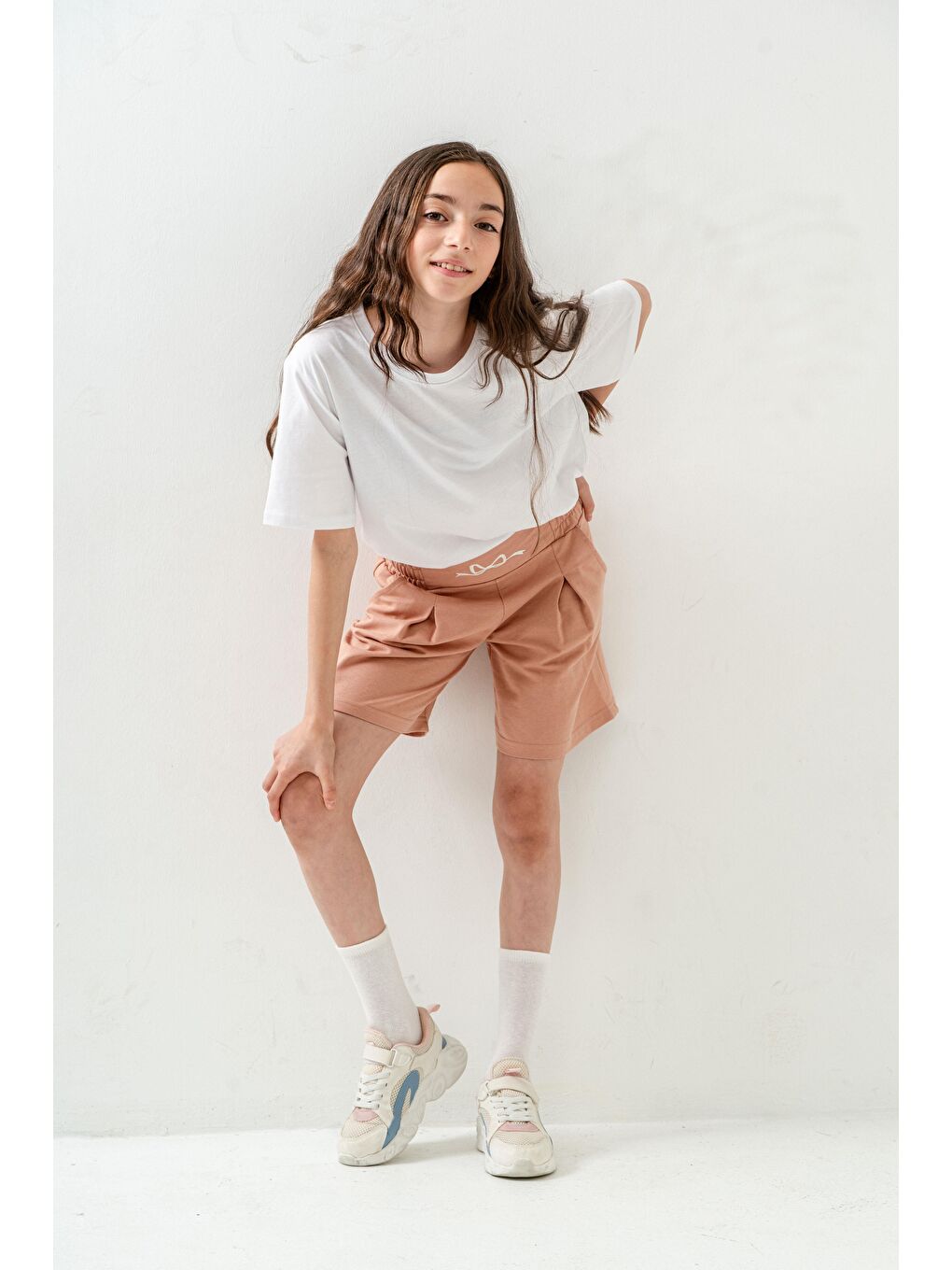 Bej Kemer Ortası Nakışlı Kız Çocuk Şort-5