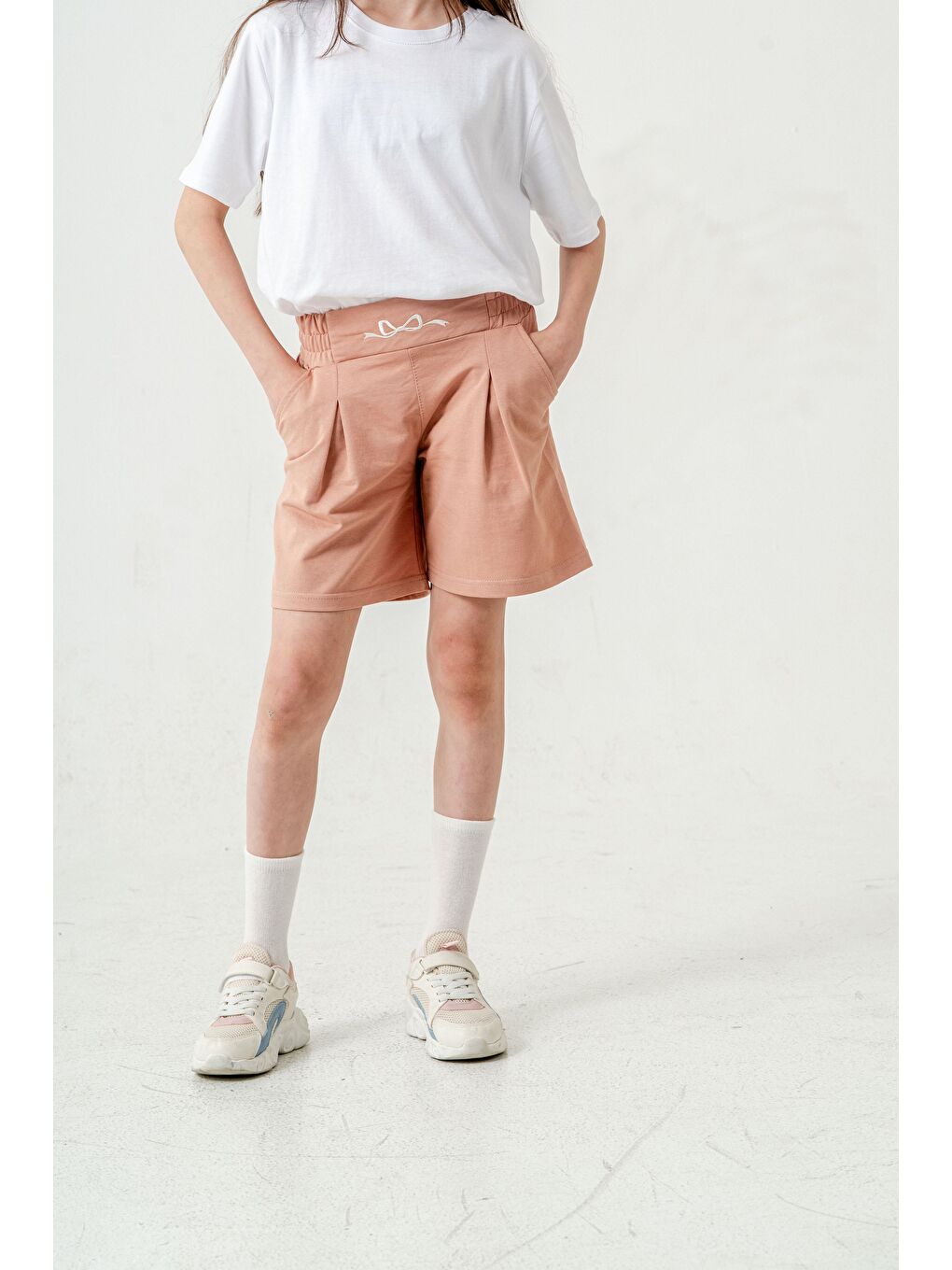 Bej Kemer Ortası Nakışlı Kız Çocuk Şort-9