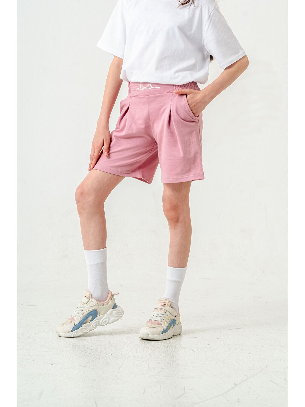 Pembe Kemer Ortası Nakışlı Kız Çocuk Şort-8