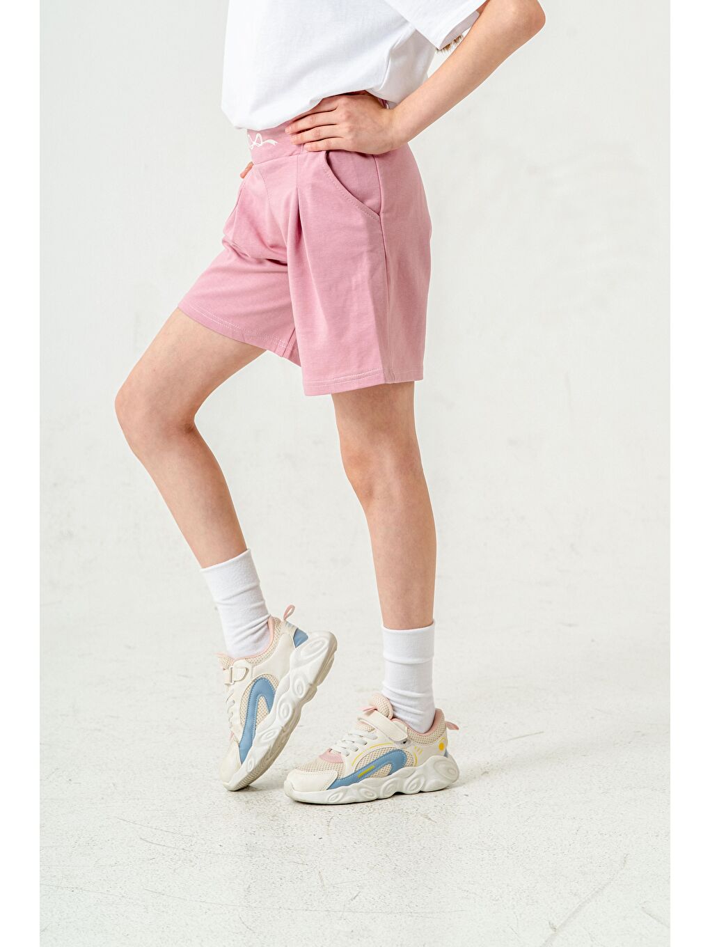 Pembe Kemer Ortası Nakışlı Kız Çocuk Şort-10