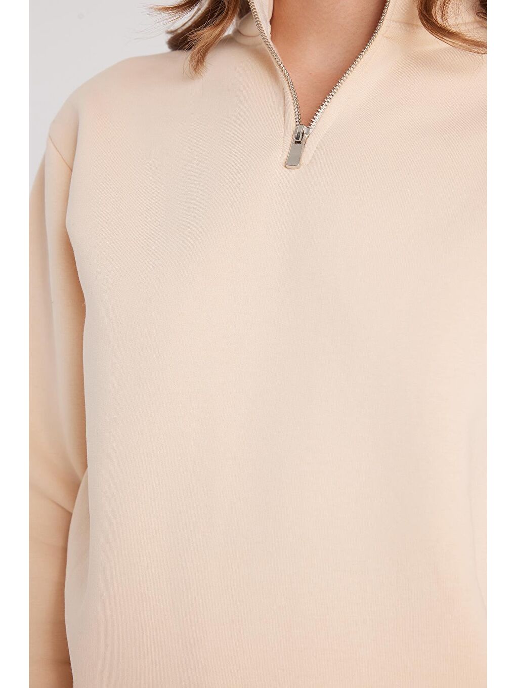 Kadın Relax Fit Rahat Kesim Pamuklu İçi Polarlı Yarım Fermuarlı Ekru Dik Yaka Sweatshirt-2