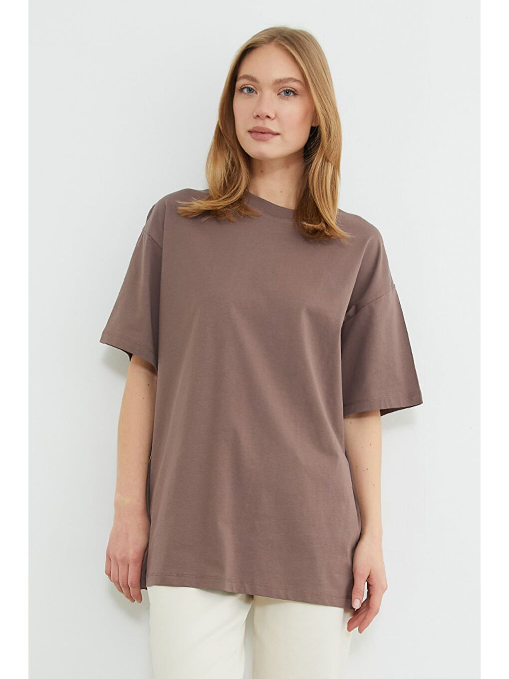 Kahverengi Basic Bisiklet Yaka Oversize Tişört-1