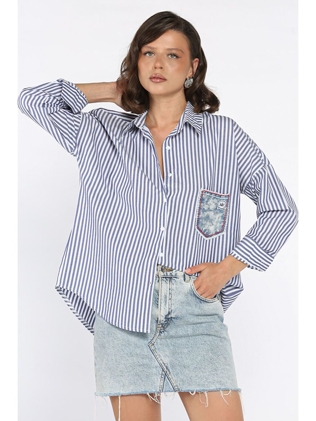 Lacivert Çizgili Cepli Kadın Salaş Gömlek
