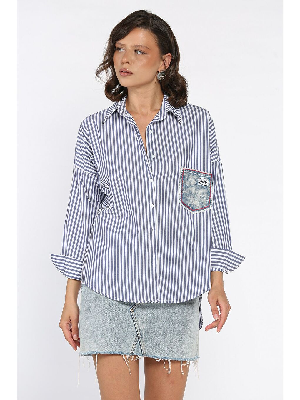 Lacivert Çizgili Cepli Kadın Salaş Gömlek-1