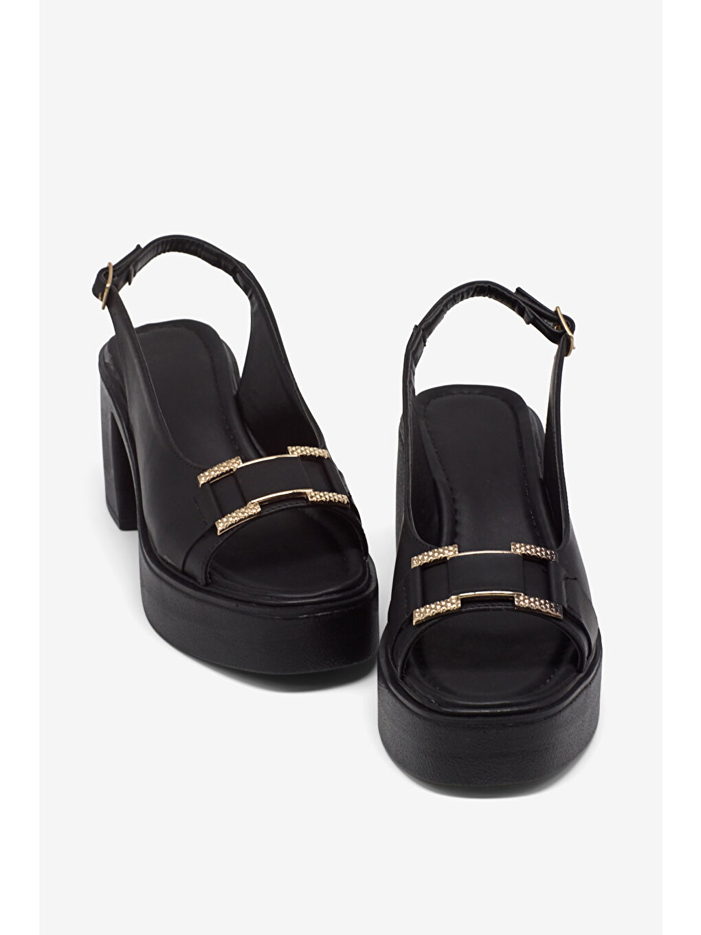 Kadın Siyah Yüksek Taban Rahat Tokalı Topuklu Sandalet-3