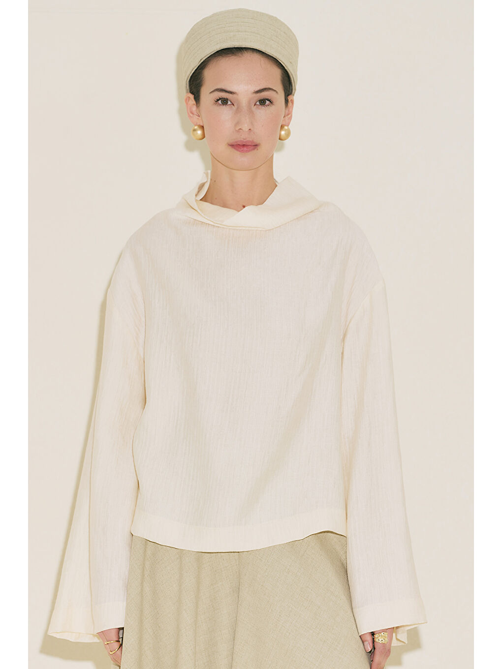 Beyaz Dokulu Dökümlü Bluz İnci-3