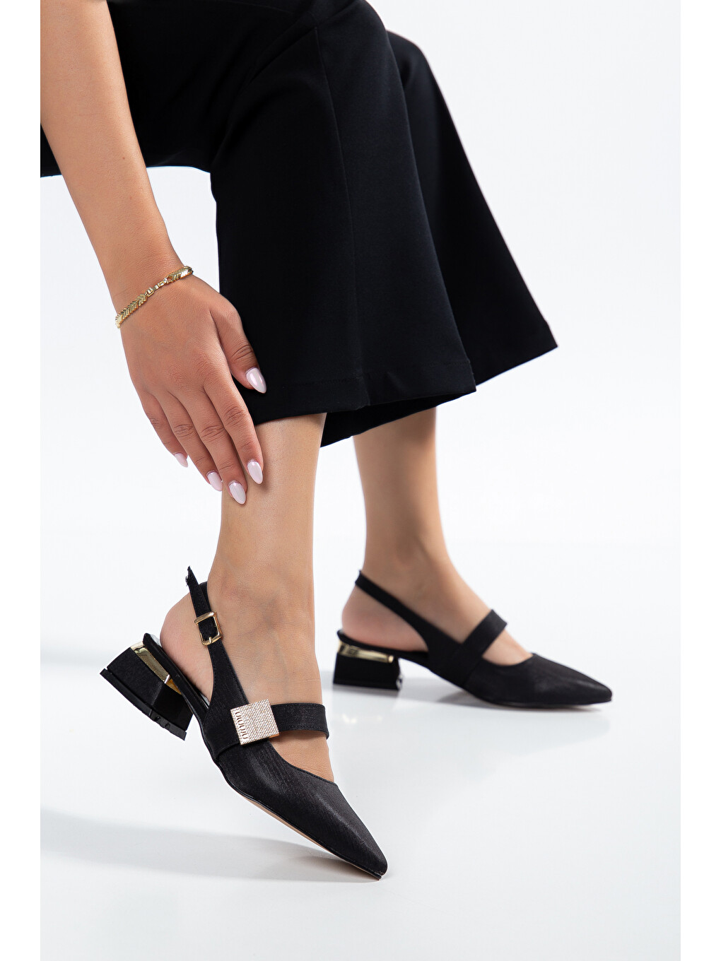 Siyah Moniva Kadın Günlük Ortopedik Klasik Topuklu Ayakkabı-3