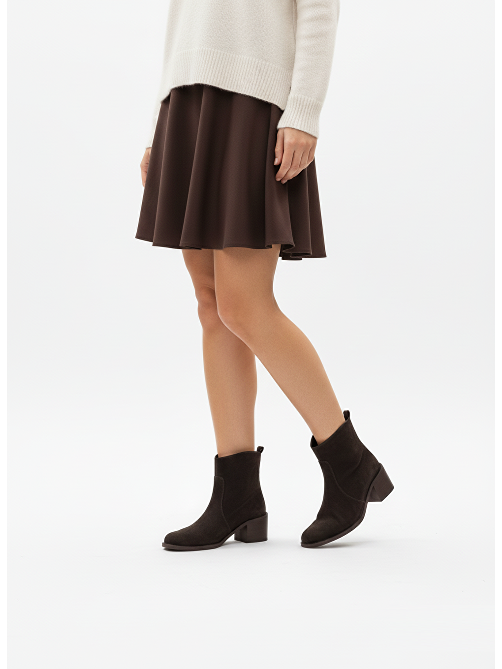 Kahverengi Kadın Bot T654043802-1