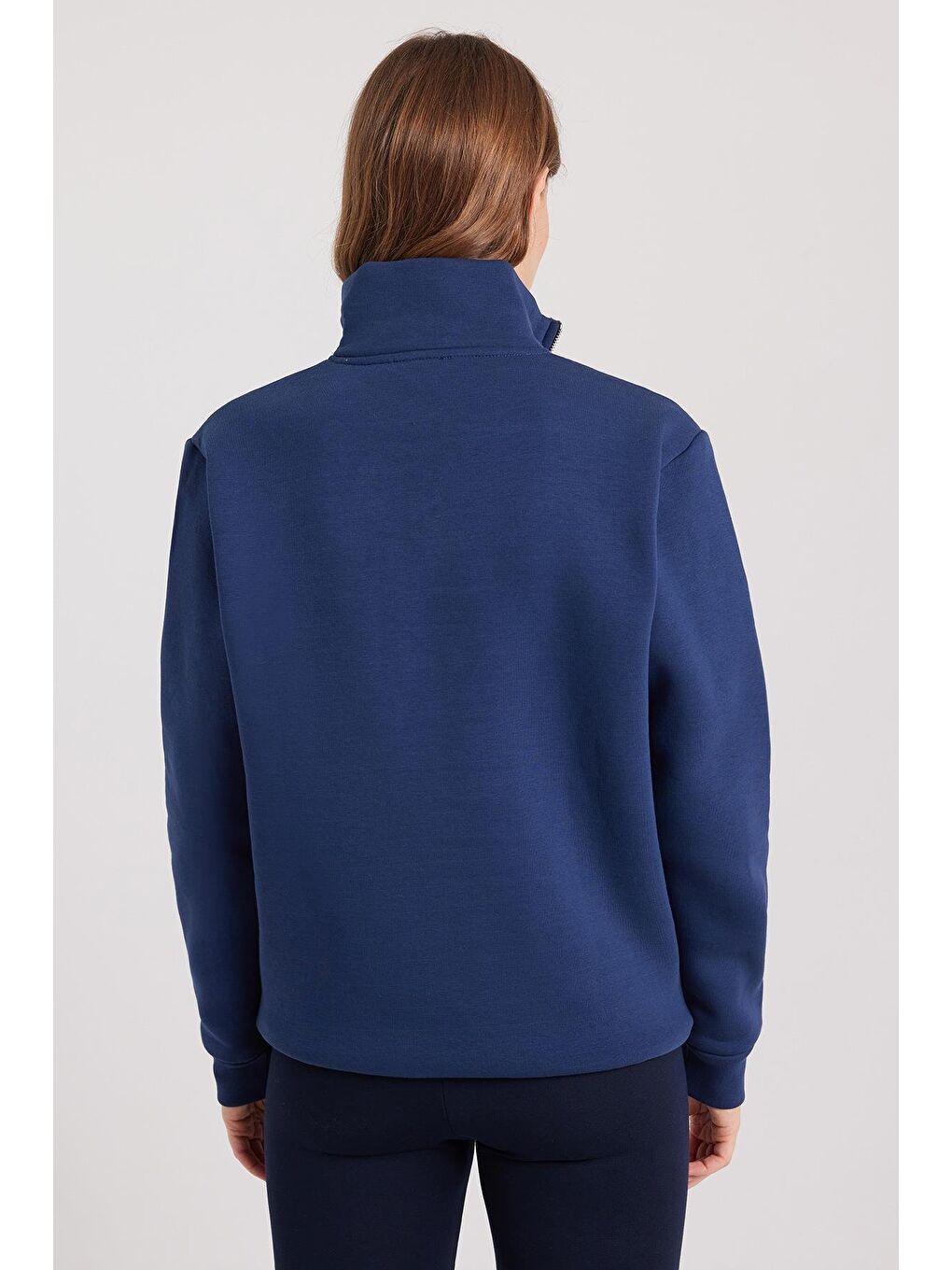 Kadın Relax Fit Rahat Kesim Pamuklu İçi Polarlı Yarım Fermuarlı Lacivert Dik Yaka Sweatshirt-6