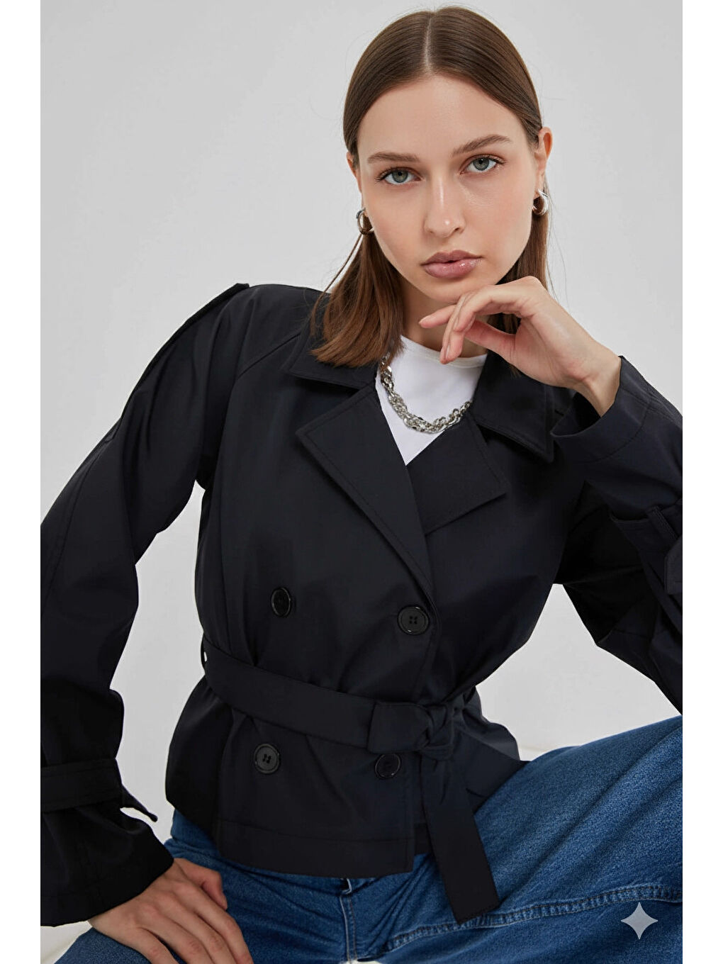 Kadın Siyah Kruvaze Yaka Kuşaklı Astarlı Kısa Trençkot HZL25W-BD159701-2