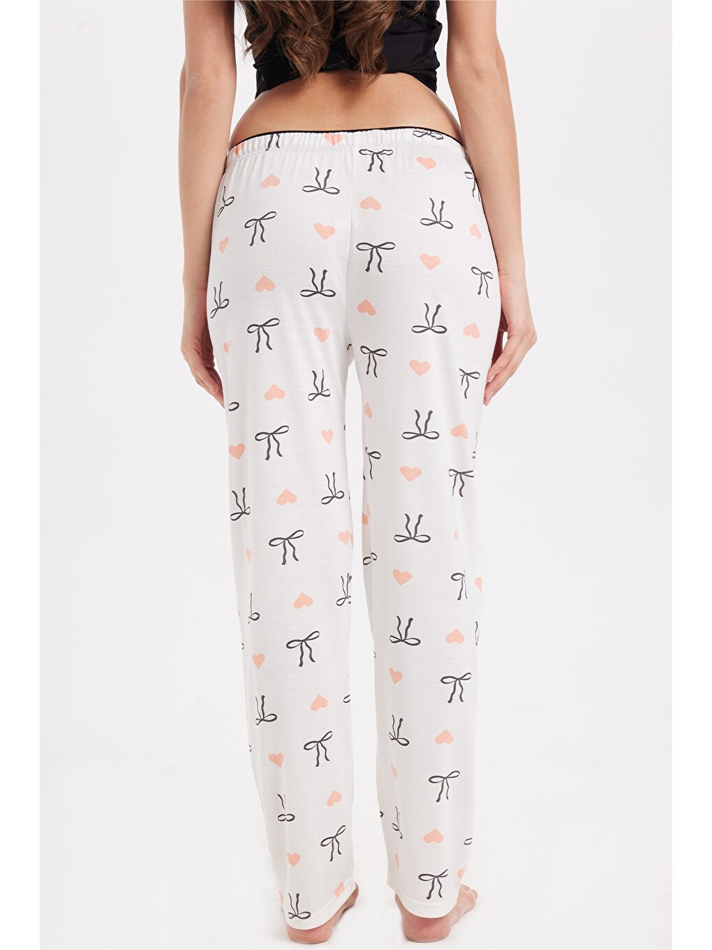 Kadın Regular Fit Klasik Kesim Viskon Beli Lastikli Fiyonk Detaylı Baskılı Beyaz Pijama Altı-6