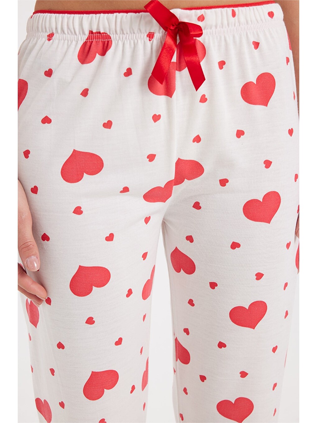 Kadın Regular Fit Klasik Kesim Viskon Beli Lastikli Fiyonk Detaylı Baskılı Beyaz Pijama Altı-4