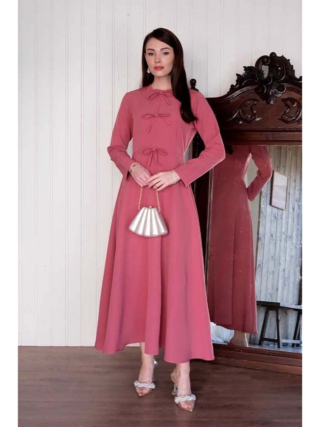 Pembe Fiyonk Detay Elbise