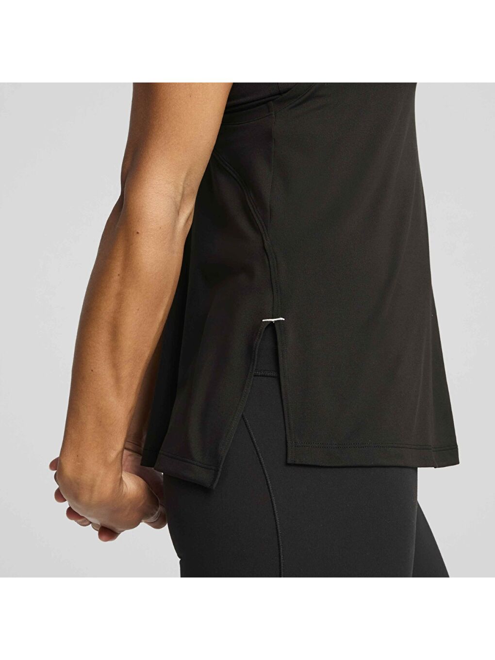 Cloudspun Racerback Kadın Siyah Yuvarlak Yaka Atlet-2