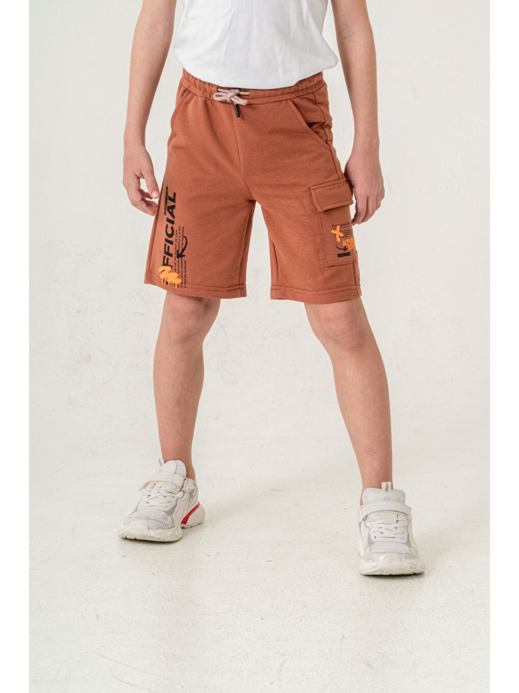 Kahverengi Offical Baskılı Kargo Cepli Erkek Çocuk Şort-1