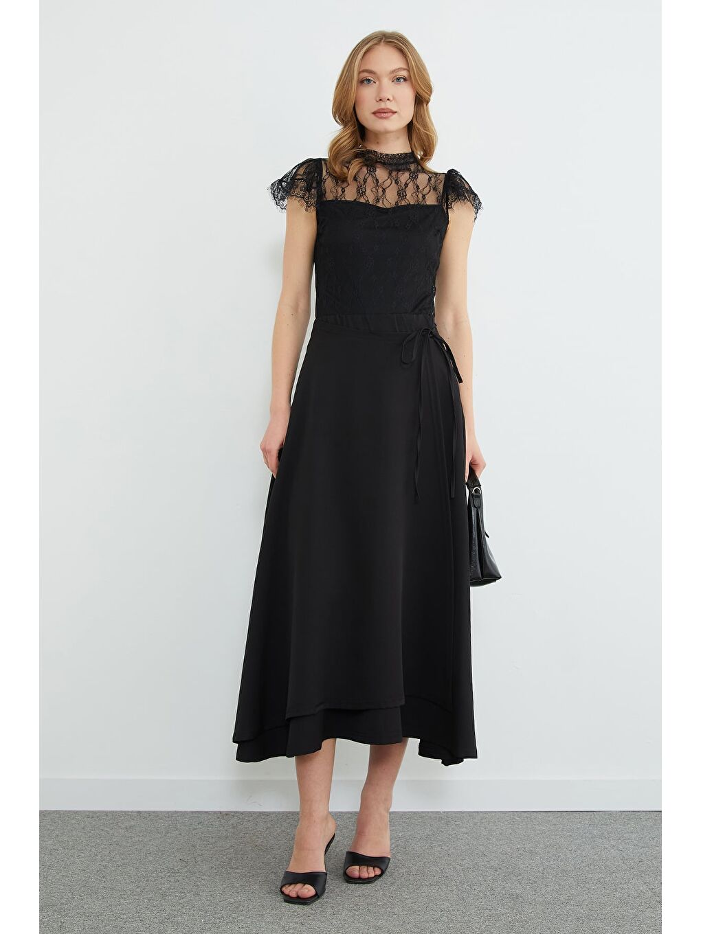 Siyah Yandan Bağlamalı Katlı Maxi Boy Etek