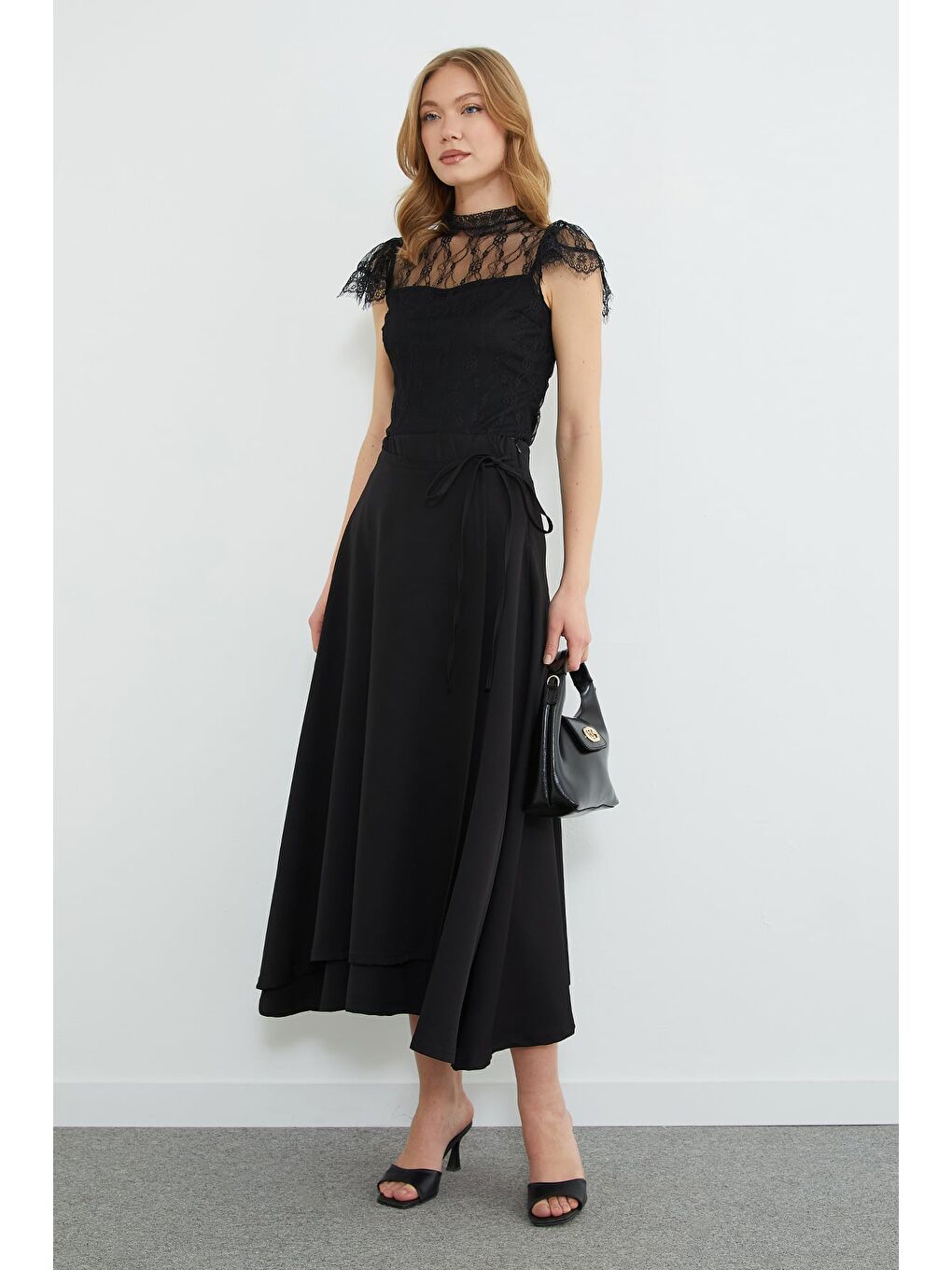 Siyah Yandan Bağlamalı Katlı Maxi Boy Etek-1