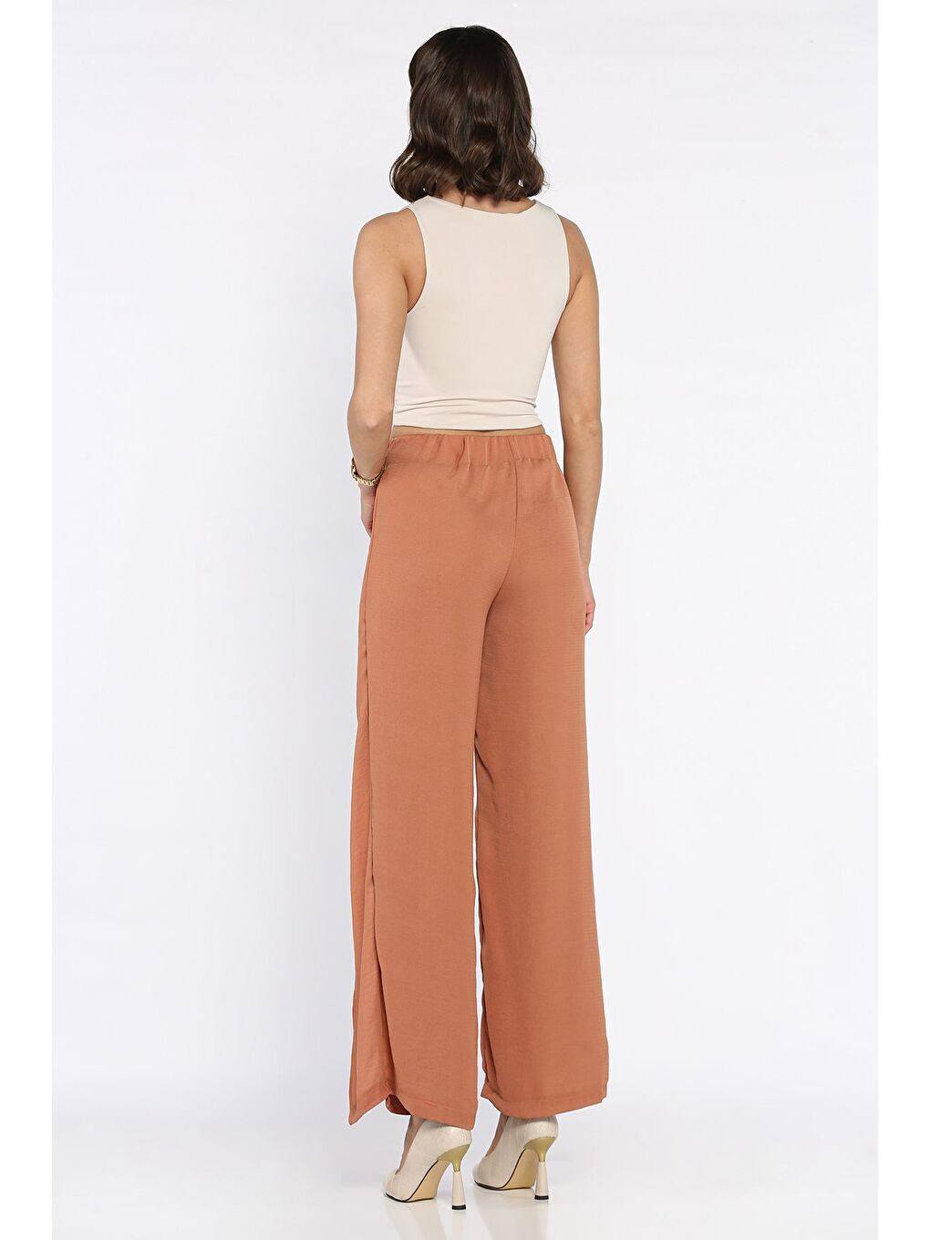 Kahverengi Yırtmaç Detaylı Kapaklı Bol Paça Kadın Pantolon-3