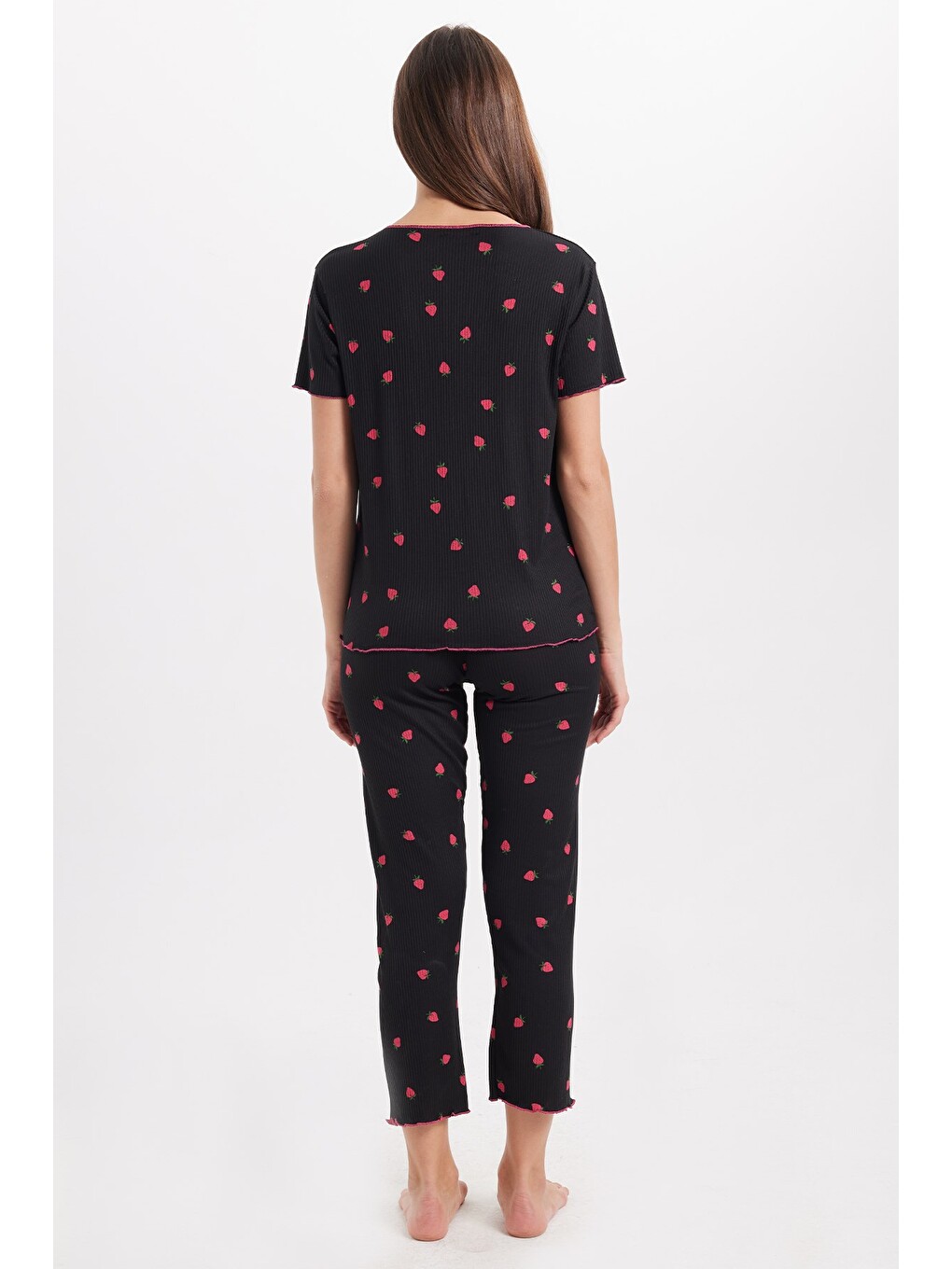 Kadın Standart Fit Normal Kesim Fitilli Görünüm Fiyonk Detaylı Kısa Kol Baskılı Siyah Pijama Takımı-6