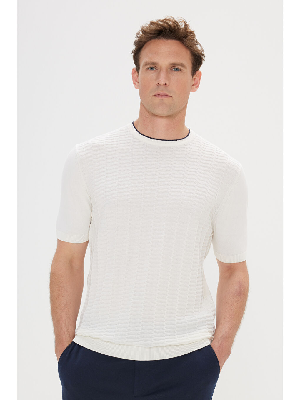 Erkek Ekru-Lacivert %100 Pamuk Normal Kesim Bisiklet Yaka Jakarlı Triko Tişört-2