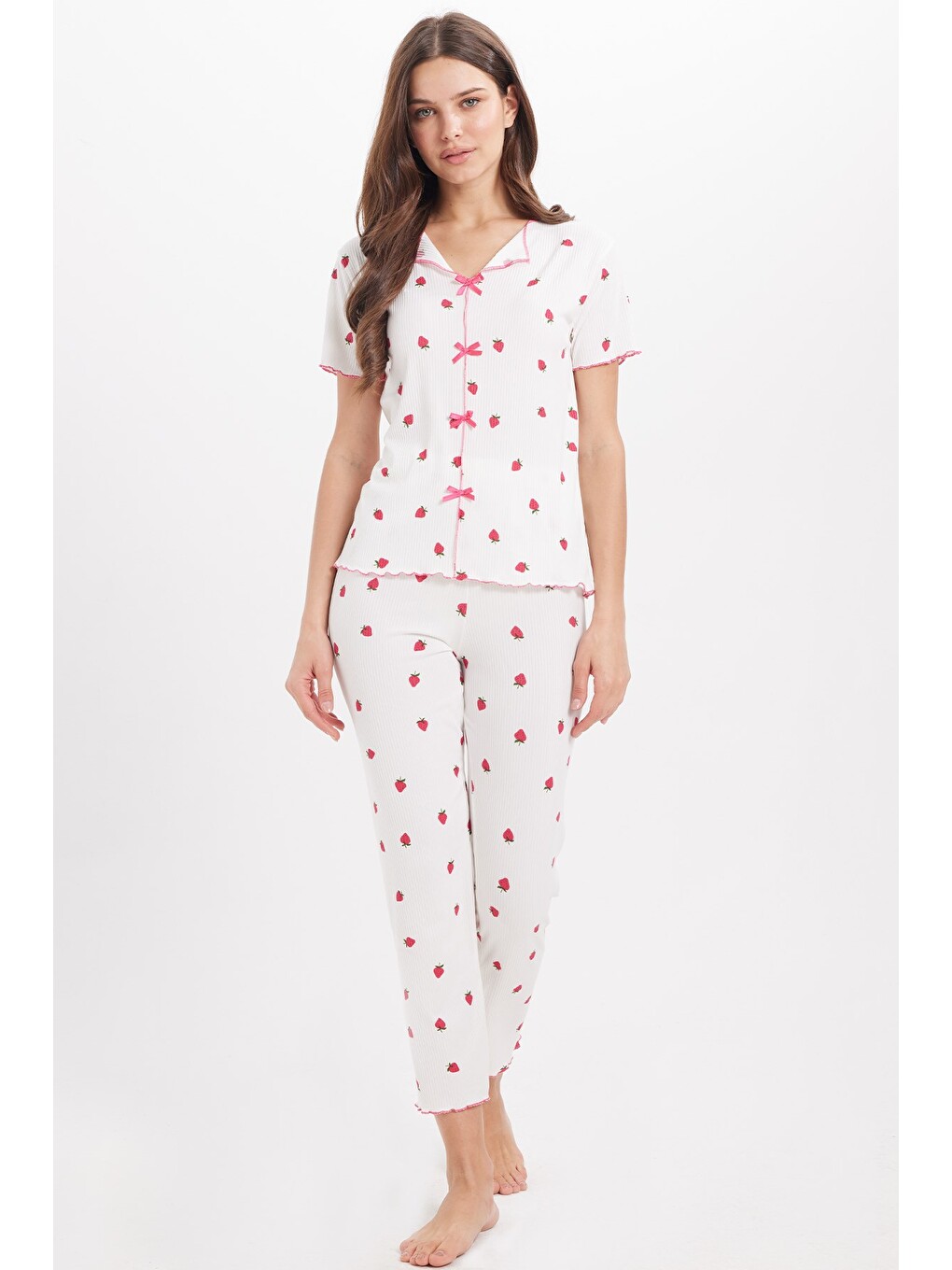 Kadın Standart Fit Normal Kesim Fitilli Görünüm Fiyonk Detaylı Kısa Kol Baskılı Ekru Pijama Takımı-2