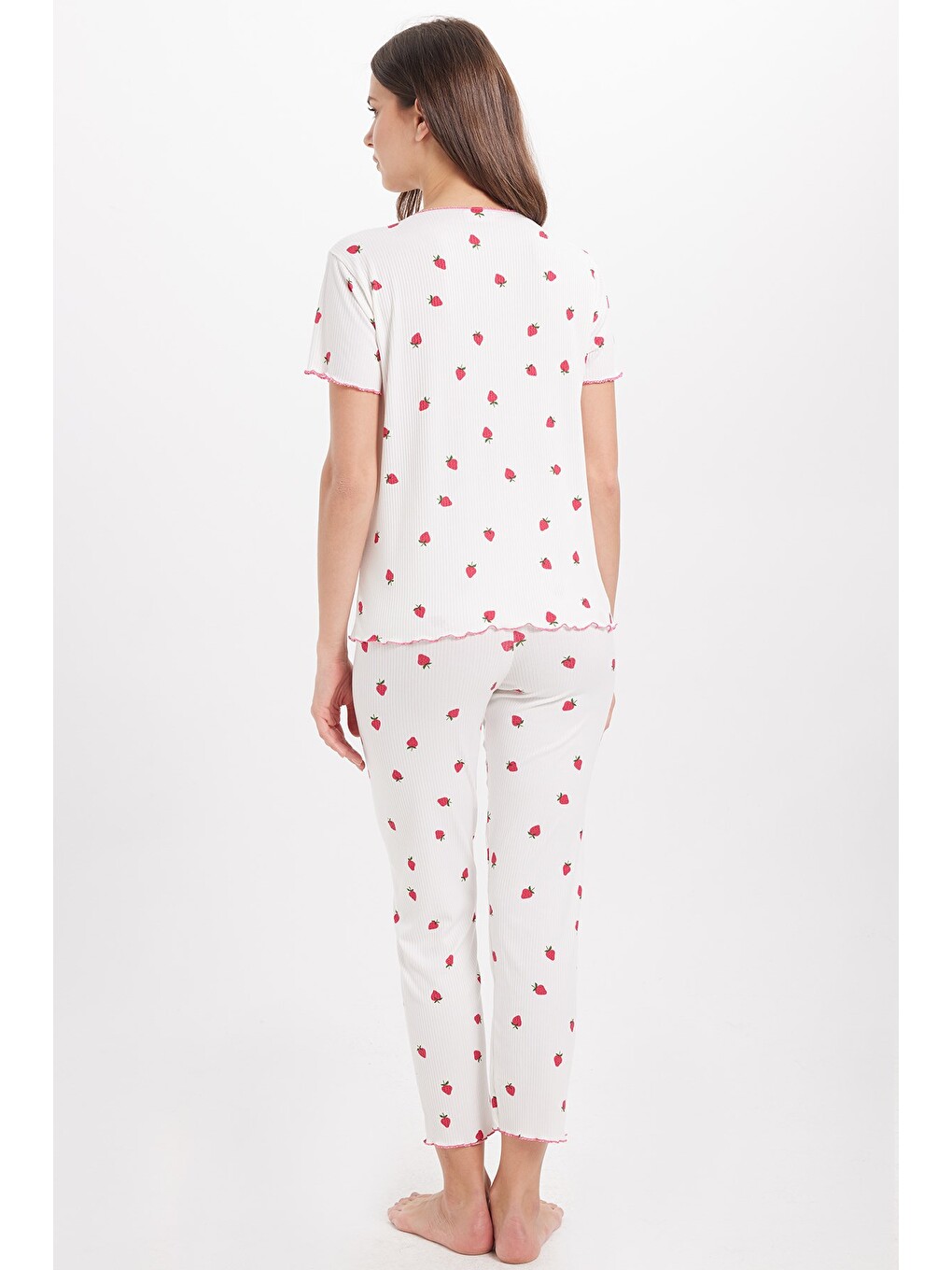 Kadın Standart Fit Normal Kesim Fitilli Görünüm Fiyonk Detaylı Kısa Kol Baskılı Ekru Pijama Takımı-6