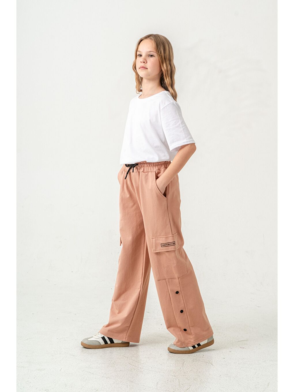 Bej Kargo Cepli Paçalar Rivetli Cep Kapagı Inspiration Baskılı Kız Çocuk Eşofman Altı-2