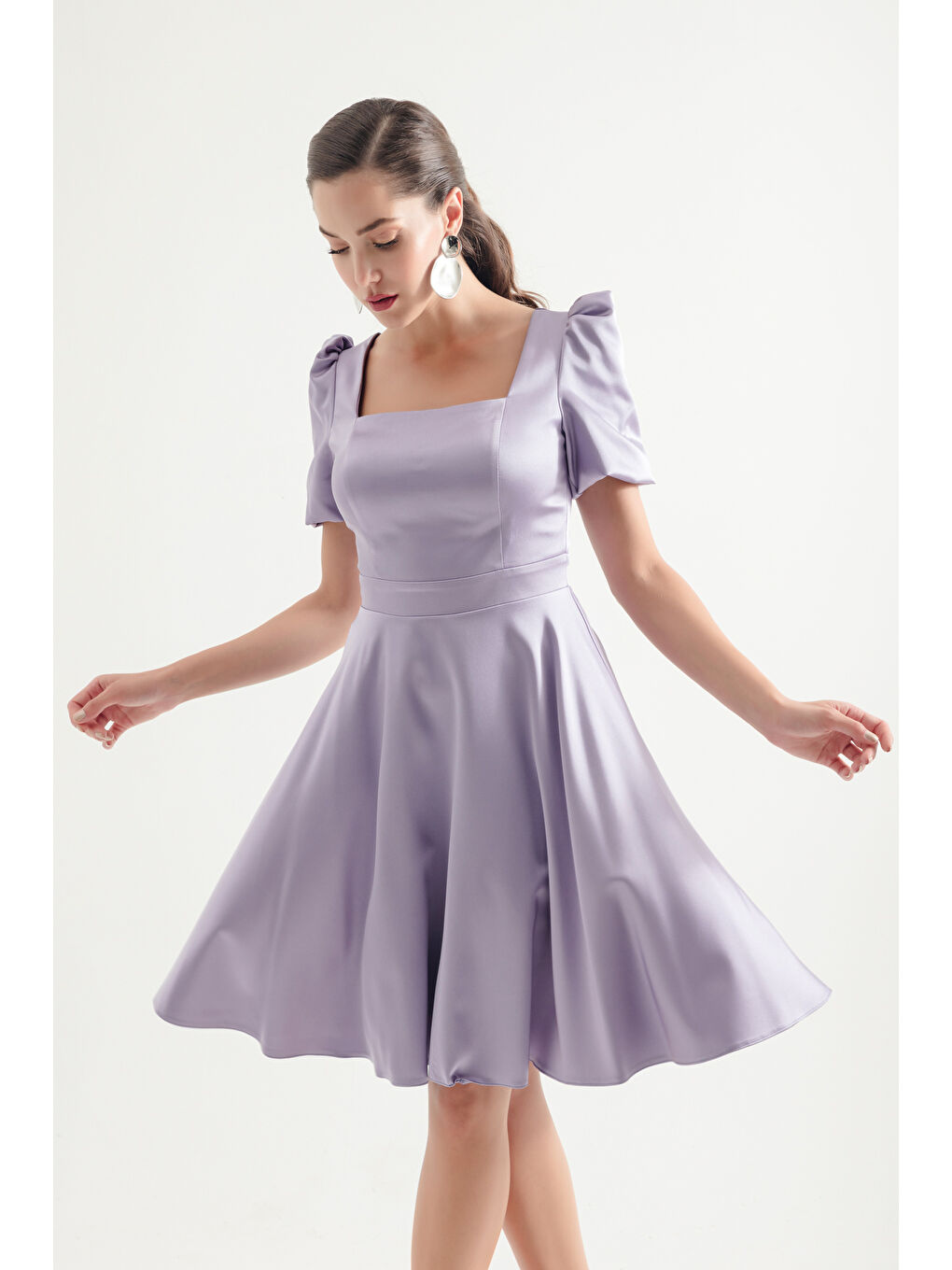 Kadın Lila Balon Kol Kloş Kesim Mini Saten Abiye Elbise