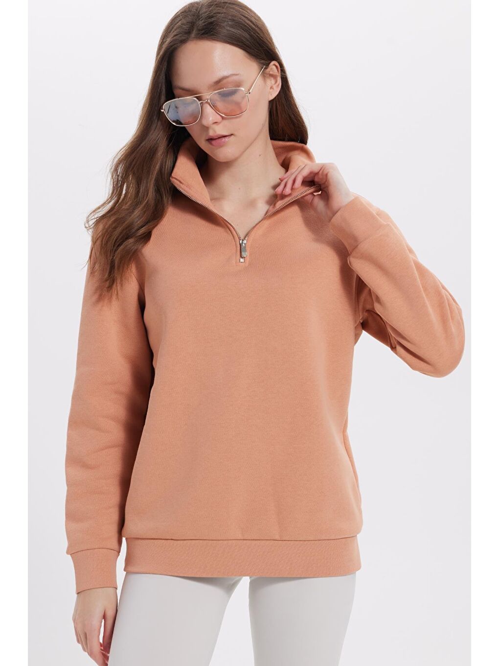 Turuncu Kadın Relax Fit Rahat Kesim Pamuklu İçi Polarlı Yarım Fermuarlı Yavruağzı Dik Yaka Sweatshirt-6