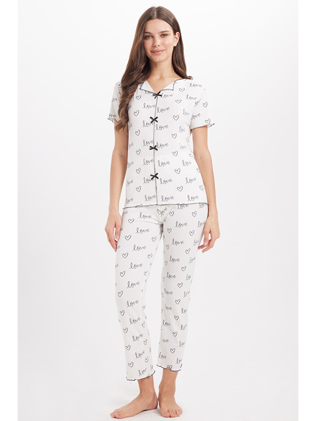 Kadın Standart Fit Normal Kesim Fitilli Görünüm Fiyonk Detaylı Kısa Kol Baskılı Beyaz Pijama Takımı-7