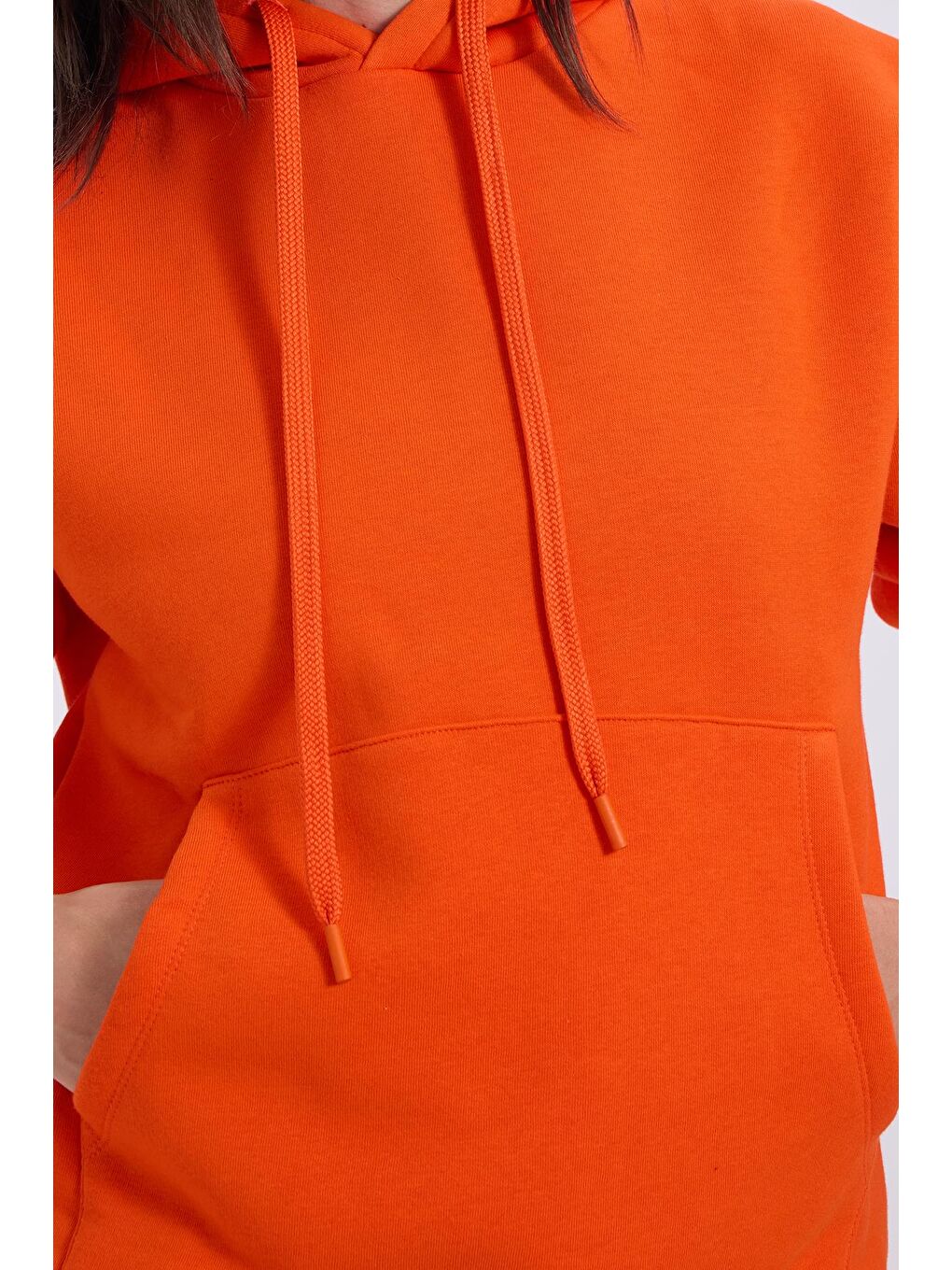 Kadın Oversize Geniş Kesim Pamuklu Yumuşak Dokulu İçi Polarlı Basic Turuncu Kapüşonlu Sweatshirt-2