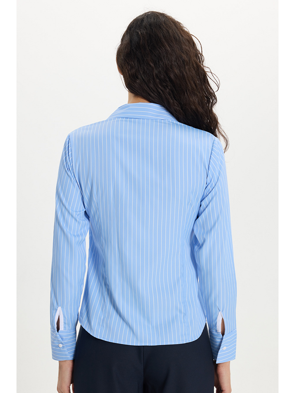 Kadın Slim Fit Dar Kesim Uzun Kollu Çizgili Mavi Gömlek-5