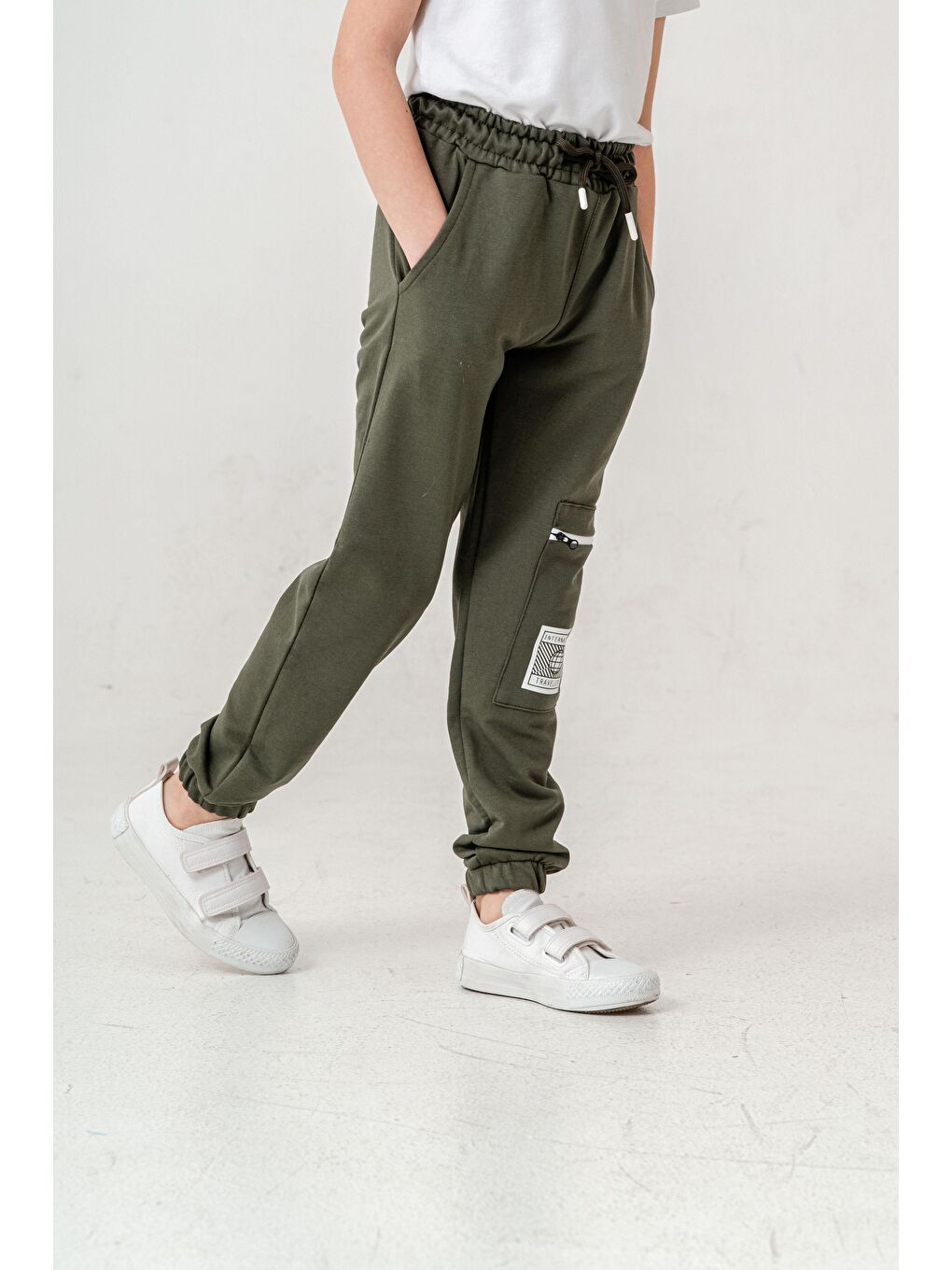 Haki Kargo Cepli Cep Kapagı International Traveller Baskılı Erkek Çocuk Eşofman Altı-5