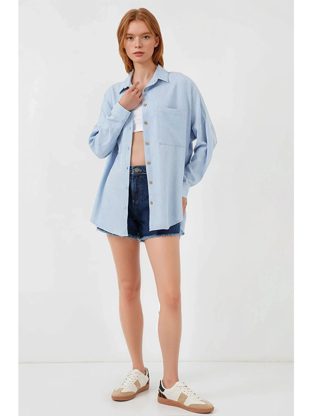 Kadın Buz Mavi Oversize Çift Cepli Keten Gömlek HZL22S-BD1201261-1