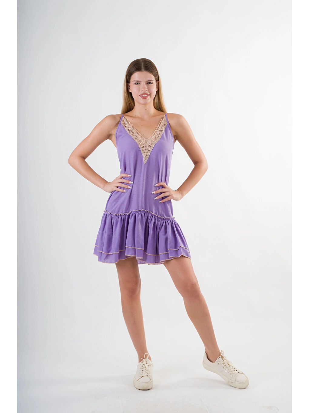 Kadın Lila V Yaka İp Askılı Eteği Pileli Güpür Detaylı Elbise HZL24S-YY244-1