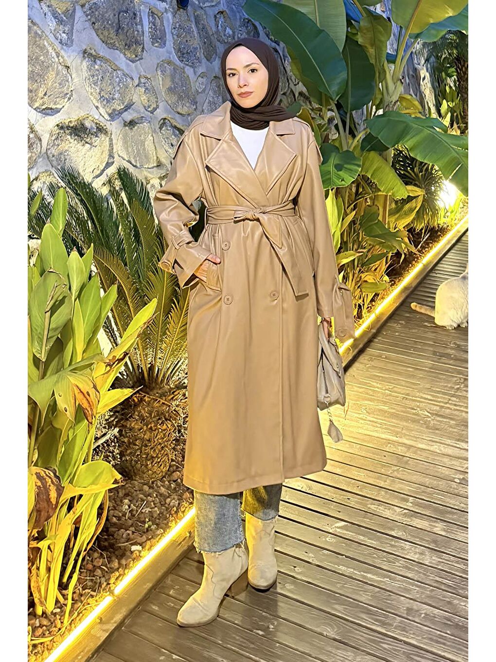 Kahverengi Omuz Apoletli Deri Trençkot Sütlü Kahve