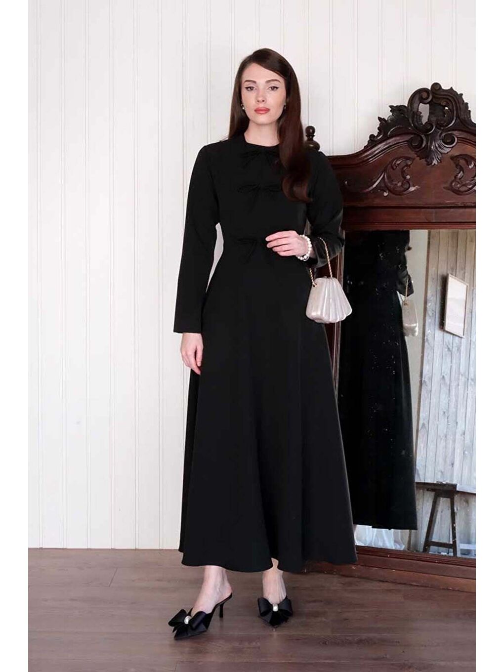 Siyah Fiyonk Detay Elbise-3