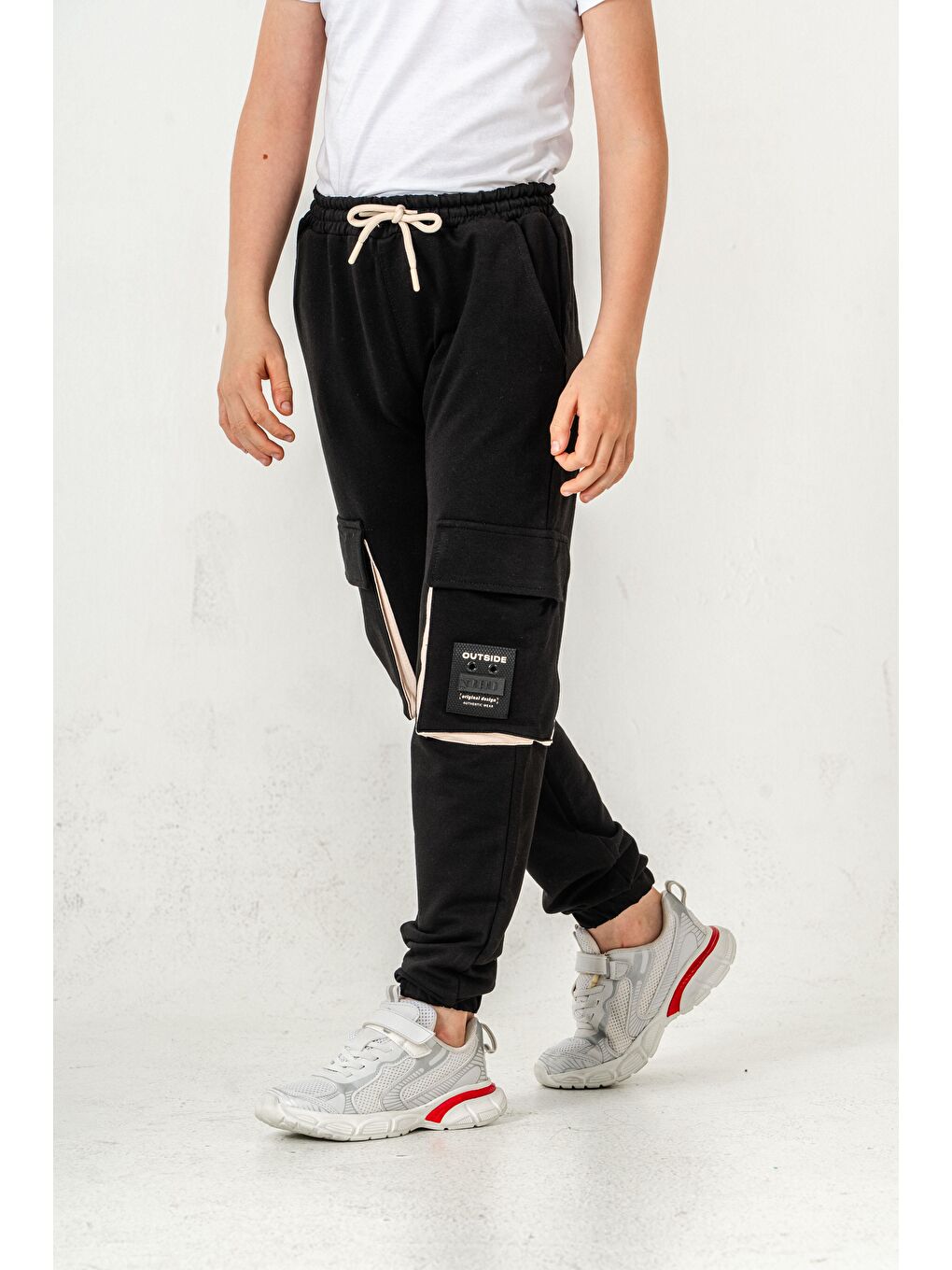 Siyah Çift Kargo Cepli Sol Cep Kapagı Armalı Erkek Çoçuk Eşofman Altı-1