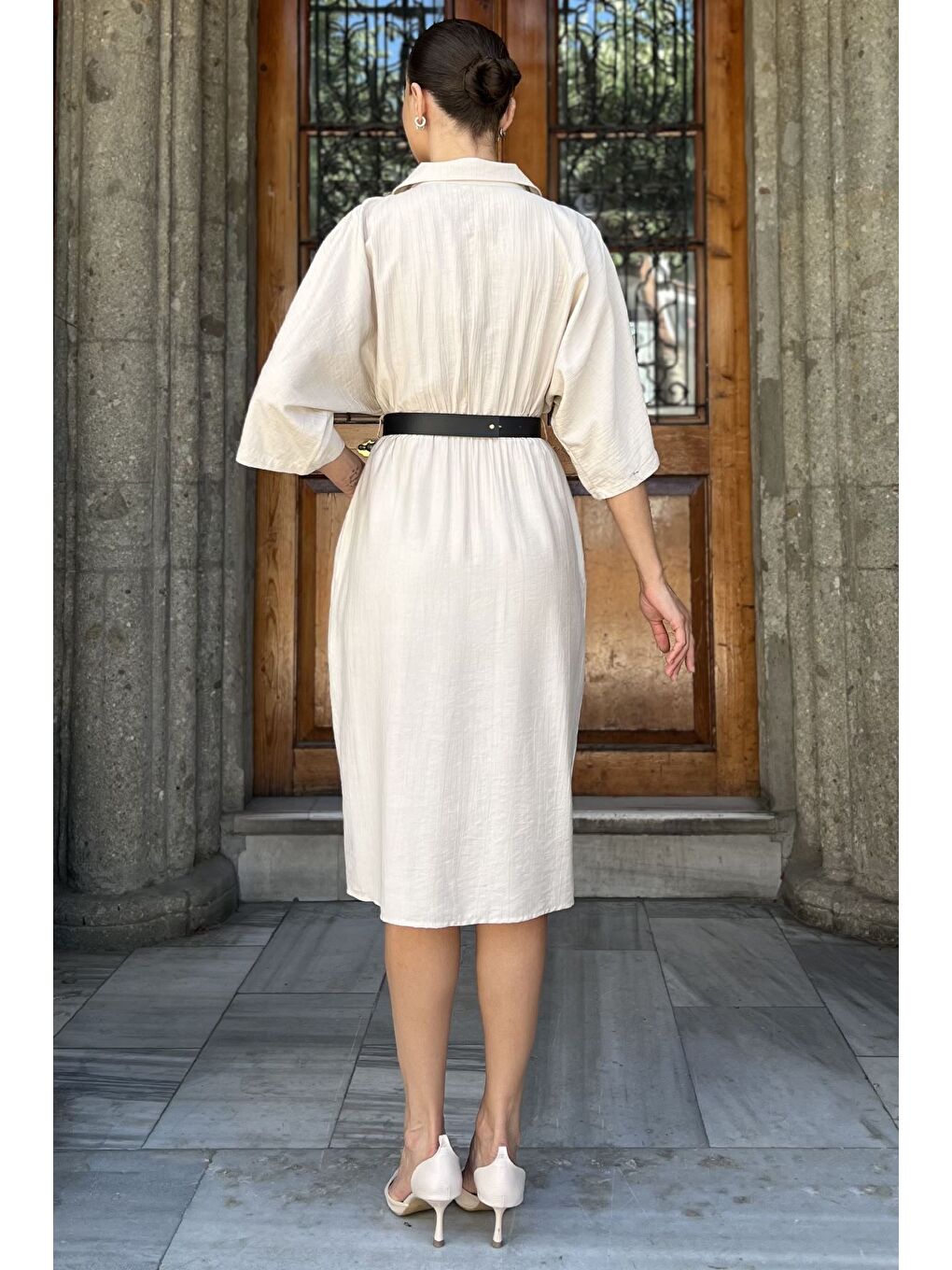 Bej Kruvaze Yaka Kemerli Kadın Elbise-2