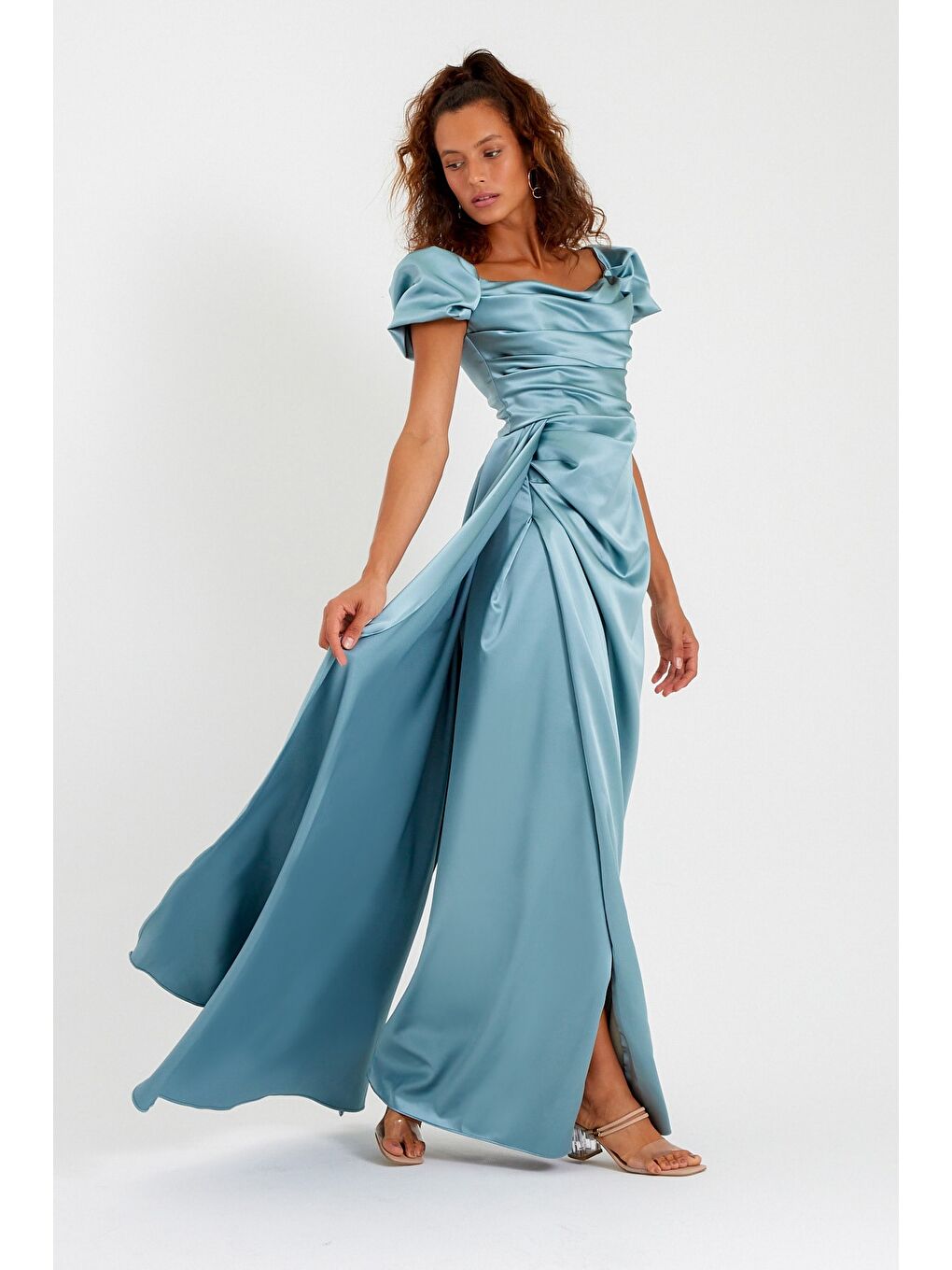 Kadın Mint Yeşili Dar Kalıp Kayık Yaka Kuyruklu Uzun Saten Abiye Elbise-3