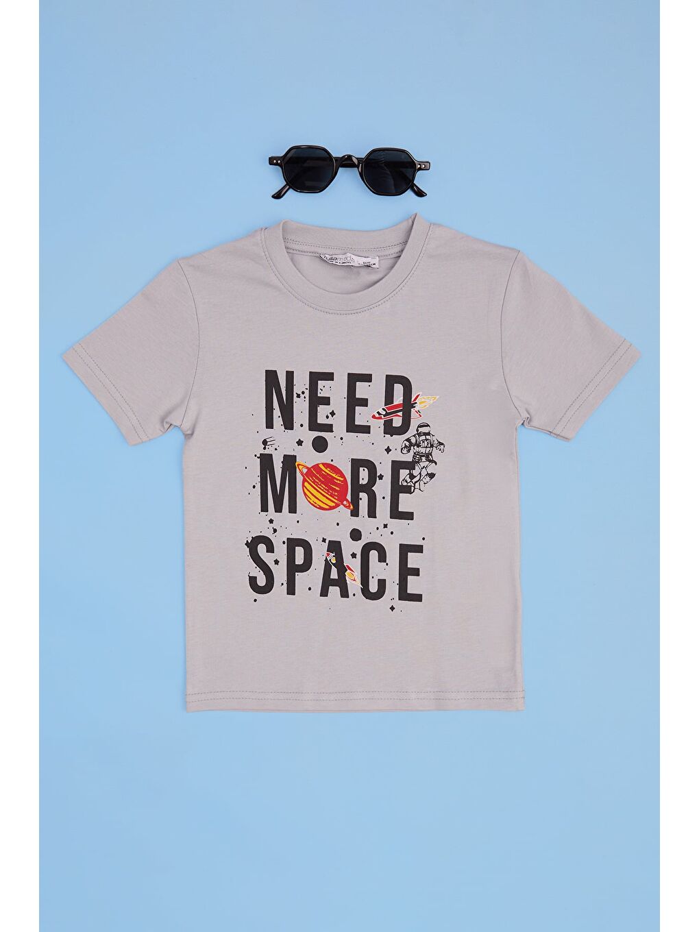 Gri Need More Space Baskılı Erkek Çocuk Tişört