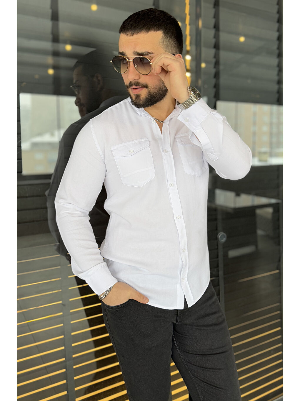Beyaz Erkek Çift Cepli Amblem Detaylı Uzun Kol Gömlek-1