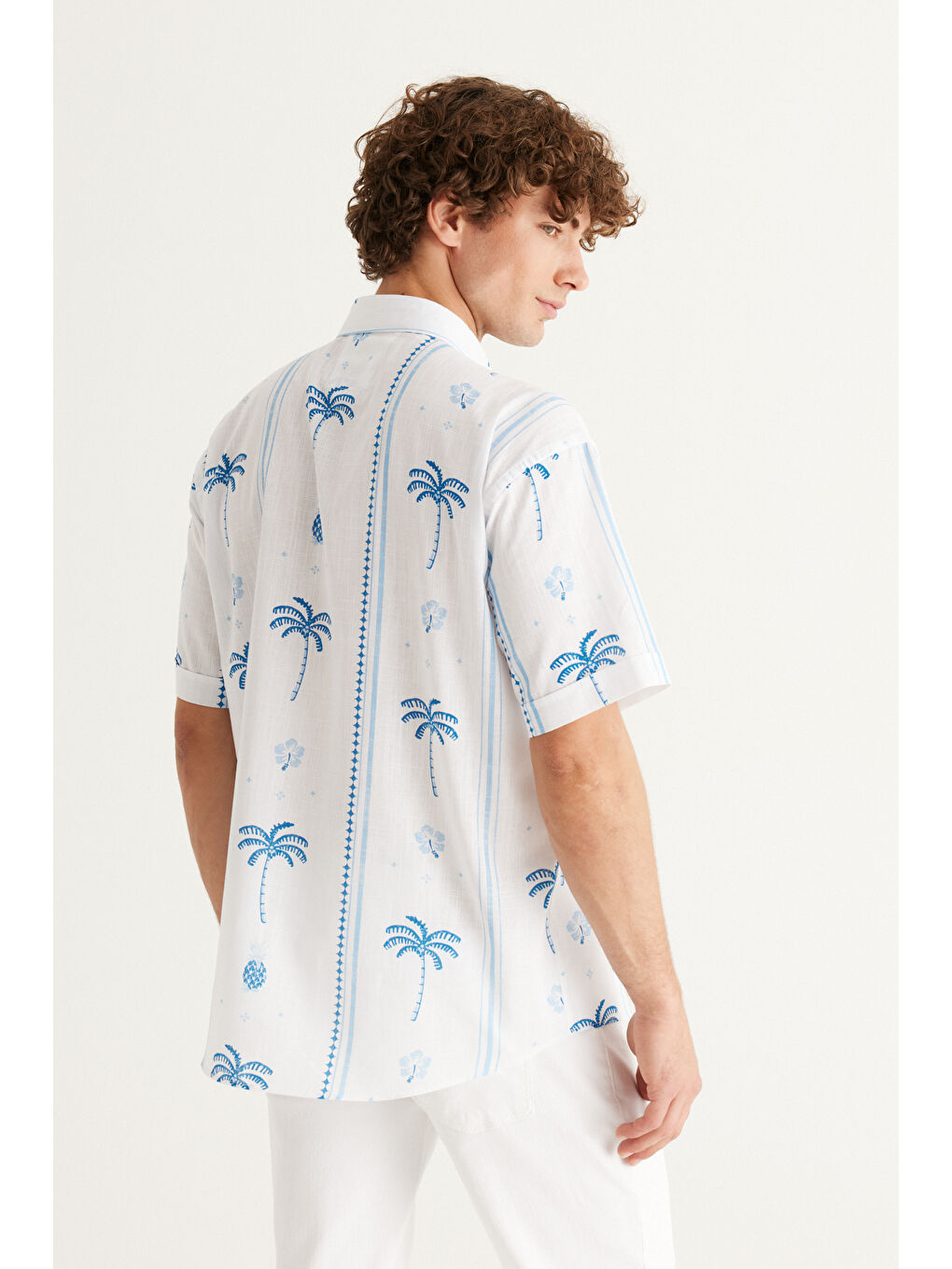 Erkek Beyaz-Lacivert Oversize Bol Kesim Klasik Yaka %100 Pamuk Baskılı Gömlek-5