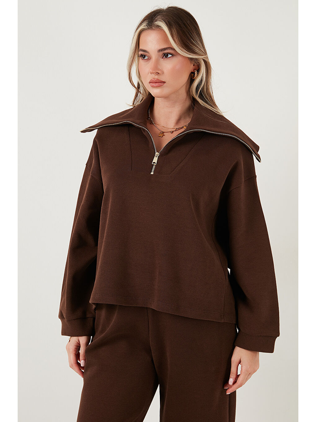 Kahverengi Pamuklu Oversize Fit Yarım Fermuarlı Yaka Uzun Kollu Triko Takım 68351218-3